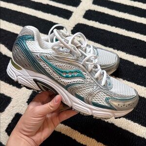Saucony Women's Shoes in Silver and Teal
